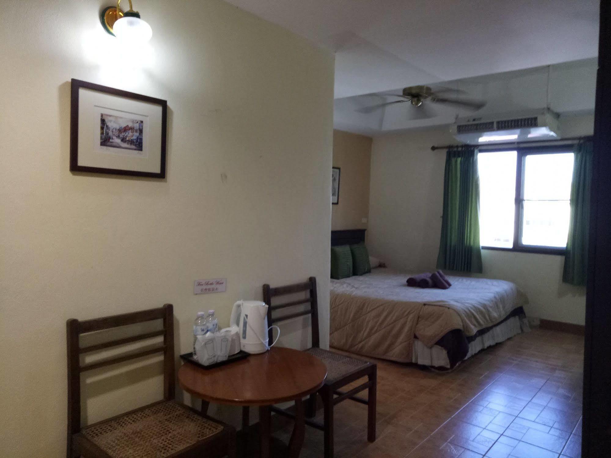 Bon Ca Va Hotel Chiang Mai Buitenkant foto