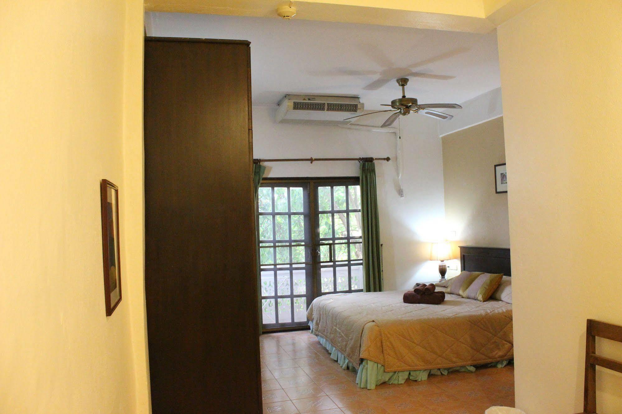 Bon Ca Va Hotel Chiang Mai Buitenkant foto