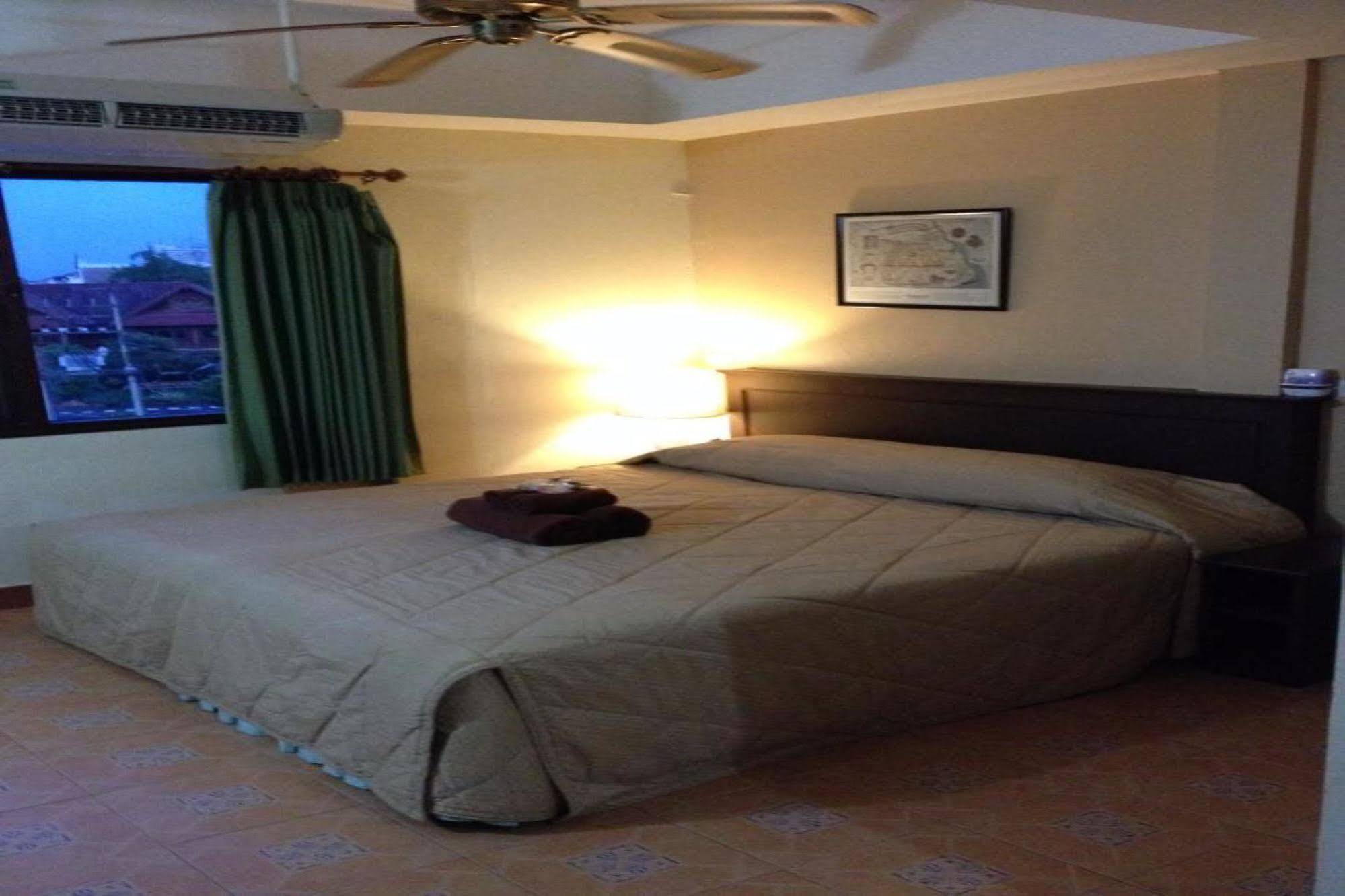Bon Ca Va Hotel Chiang Mai Buitenkant foto