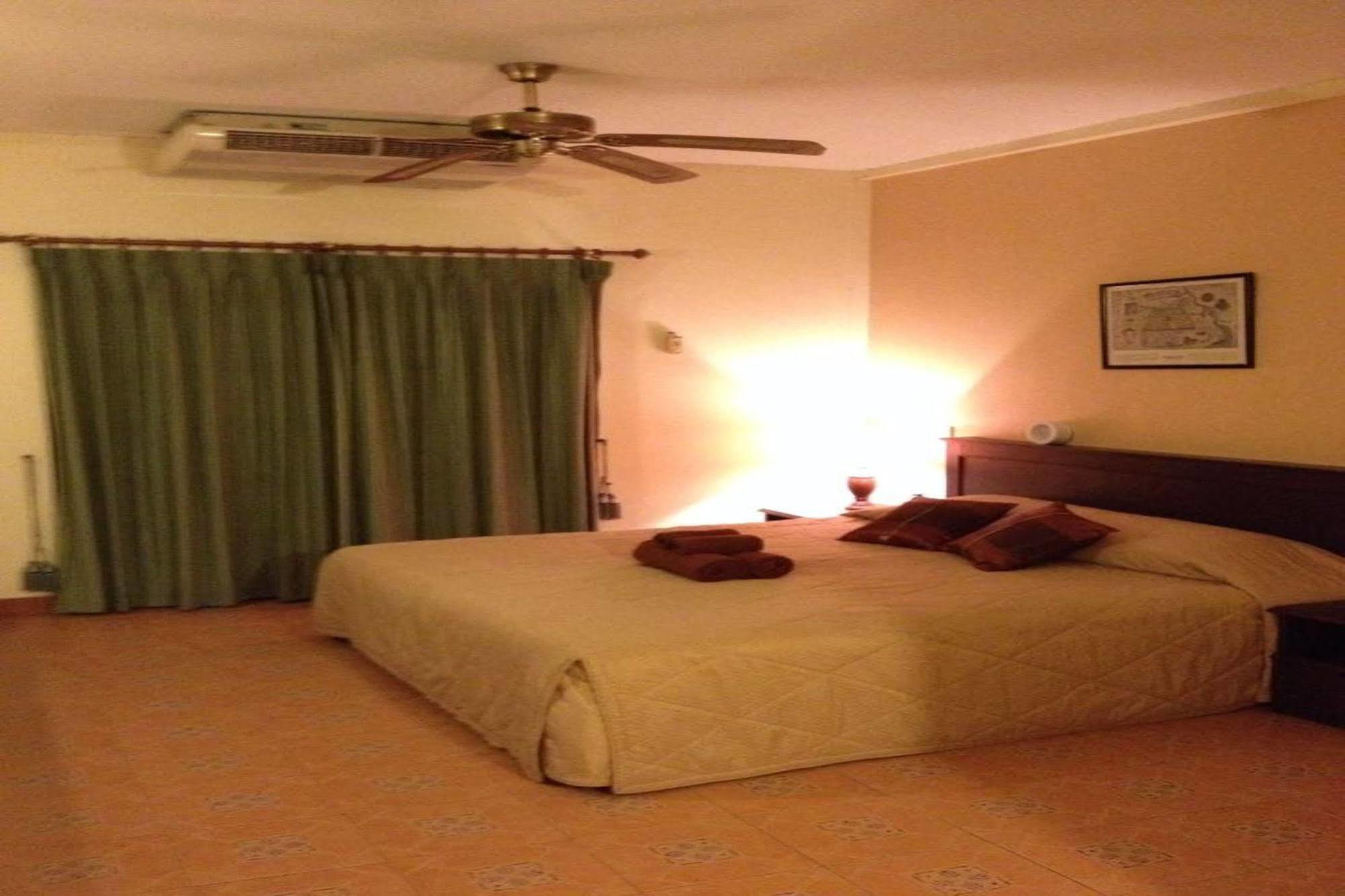 Bon Ca Va Hotel Chiang Mai Buitenkant foto